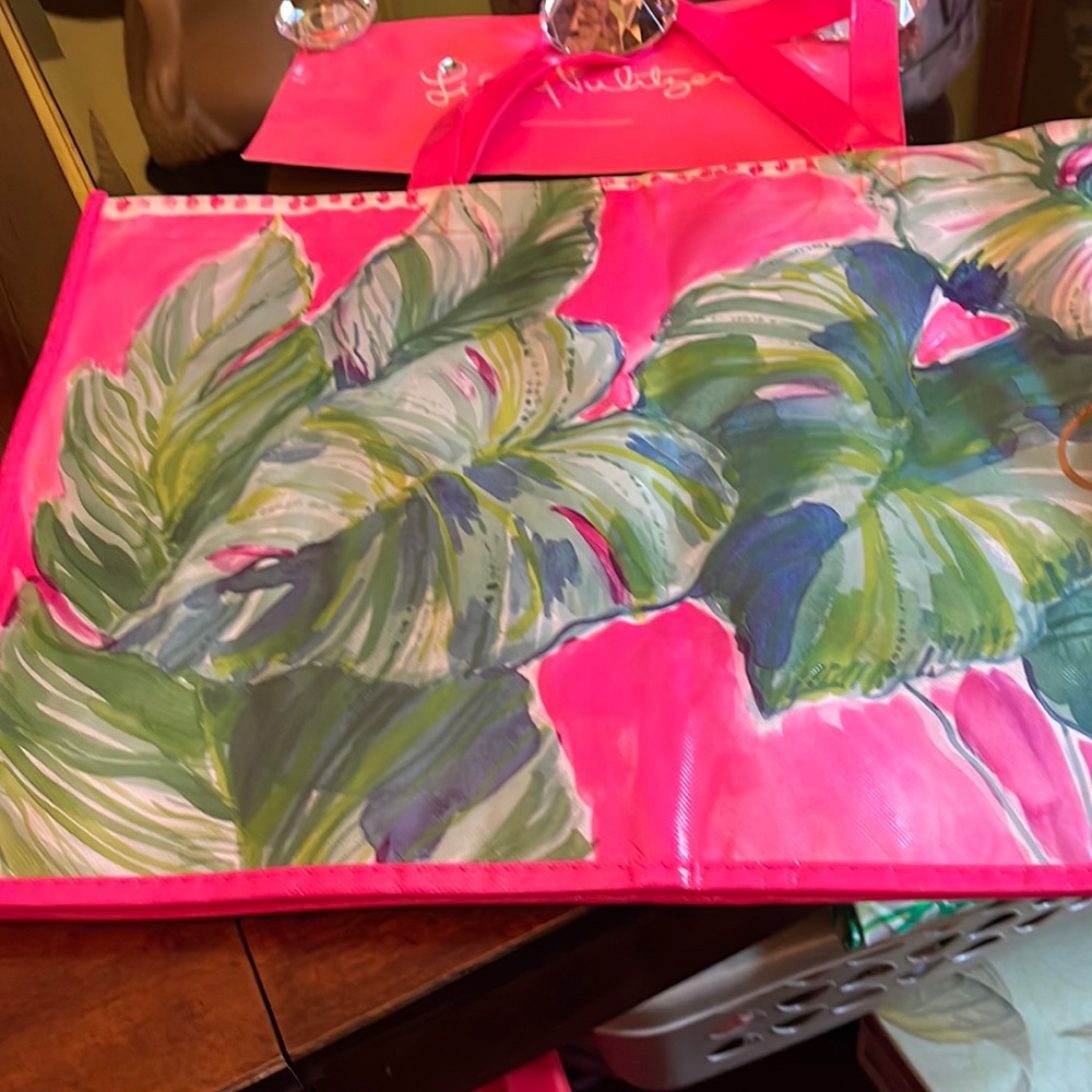 Lily Pulitzer large shopper bag minor flaws overall great